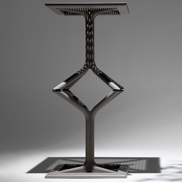 На фото: Квадратний стіл Clip 70 Tabacco (40084.53.000), Пластикові столи Nardi, каталог, ціна
